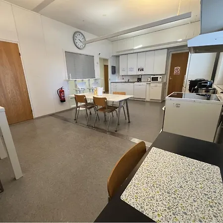 Office House Services 210 Guesthouset *